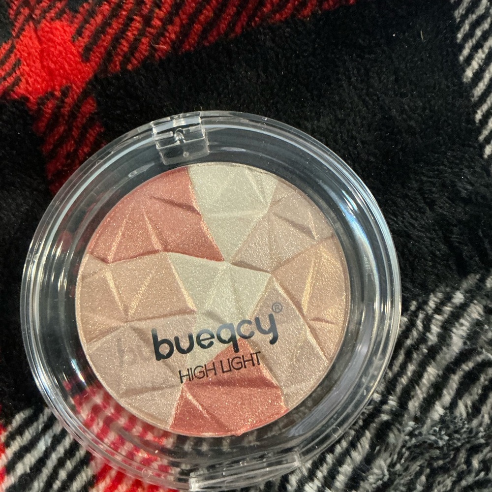 Champagne Pearl Highlighter Palette